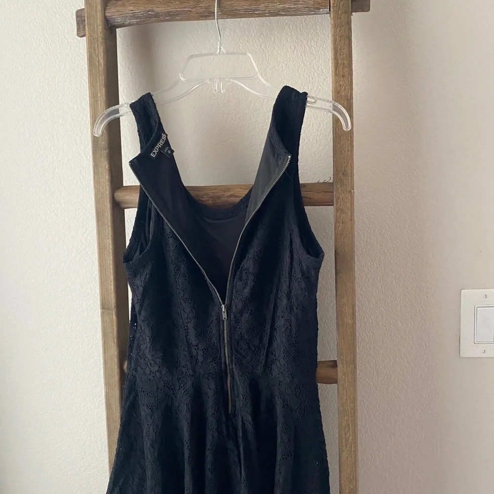 EXPRESS black lace dress - size XS - Picture 3 of 6